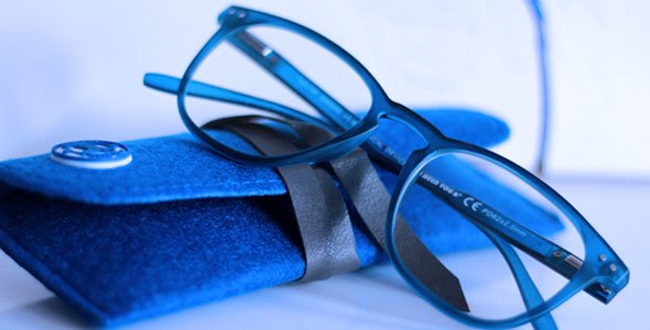 Blaue Brillen im Trend