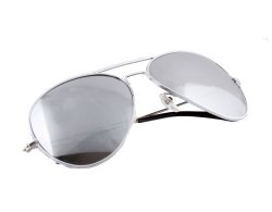 Sonnenbrille mit silber verspiegelten Gläsern